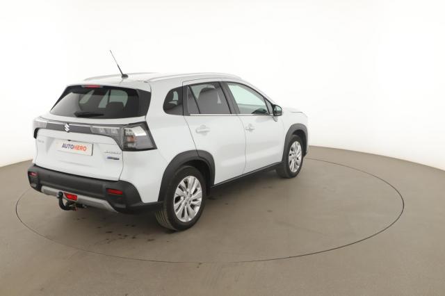 Suzuki S-Cross image 1