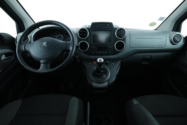 Peugeot Partner Tepee image 8