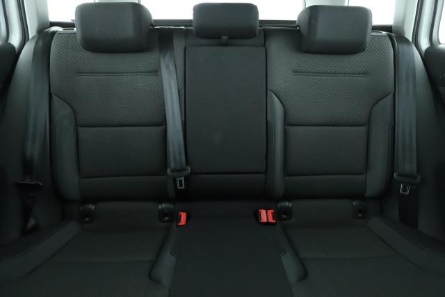 Volkswagen Golf Sw image 8