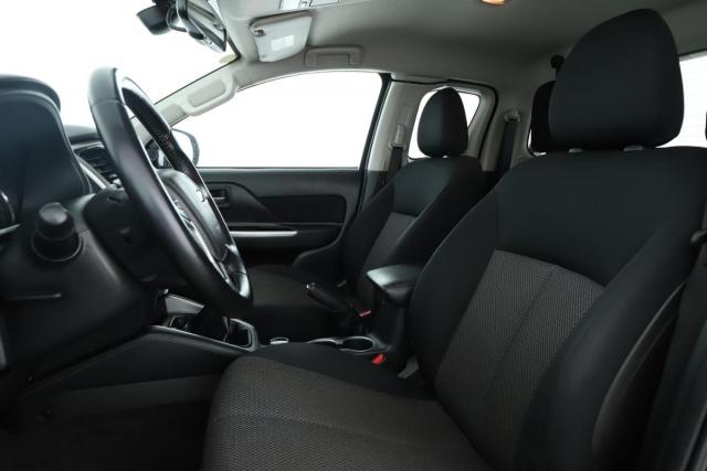 Mitsubishi L200 image 5