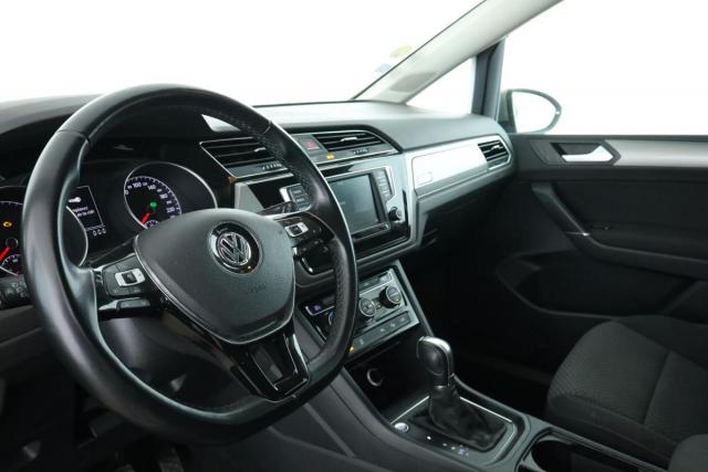 Volkswagen Touran image 1