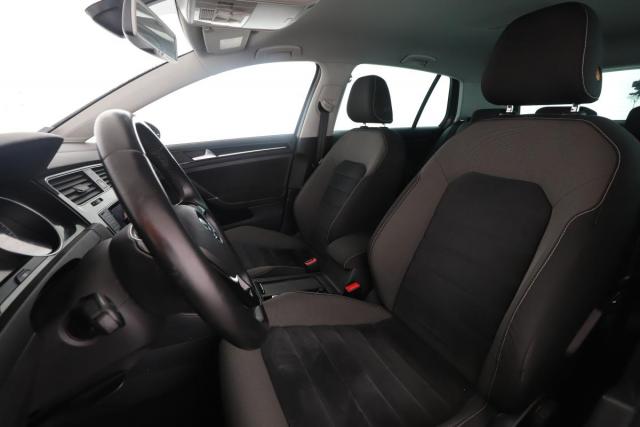 Volkswagen Golf image 9