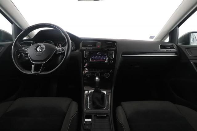 Volkswagen Golf image 8