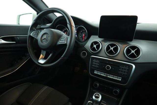 Mercedes Benz Cla image 6