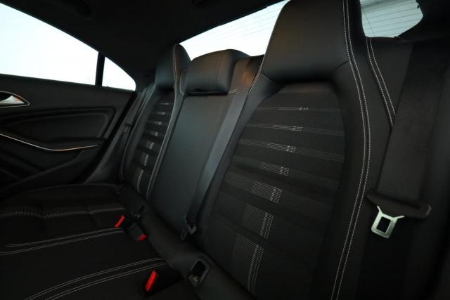 Mercedes Benz Cla image 9
