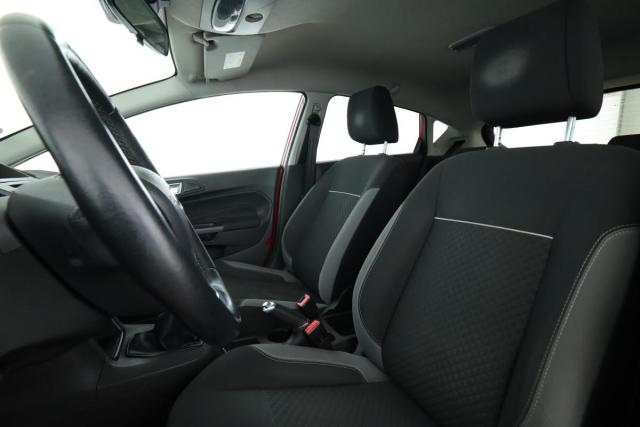 Ford Fiesta image 6