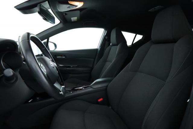 Toyota C-Hr image 8