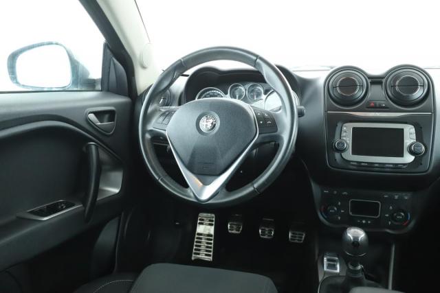 Alfa Romeo Mito image 2