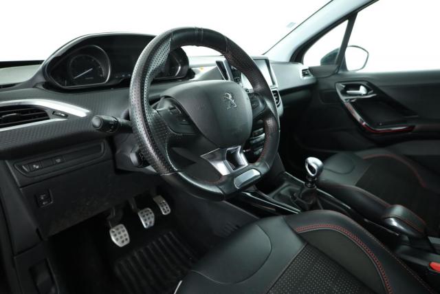 Peugeot 2008 image 1