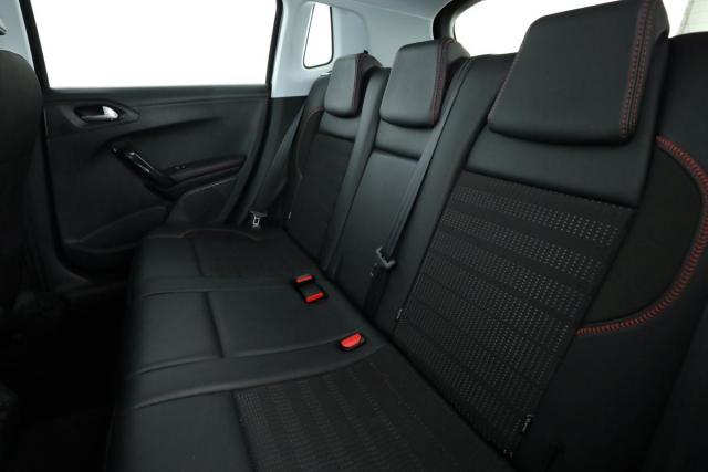 Peugeot 2008 image 4