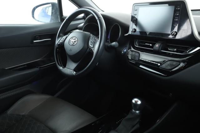 Toyota C-Hr image 7