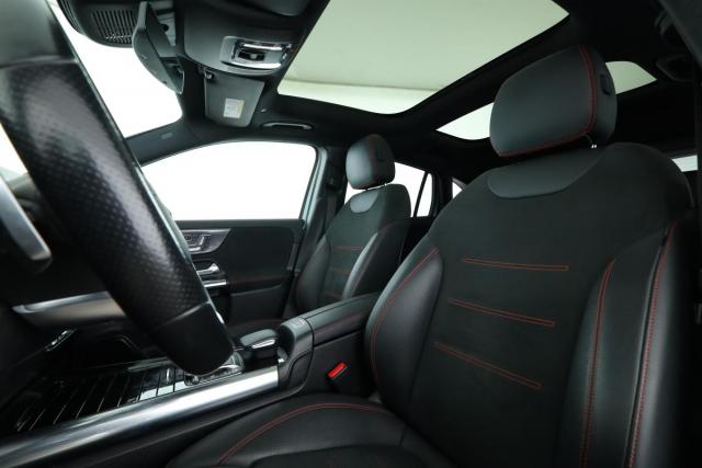 Mercedes Benz Gla image 8