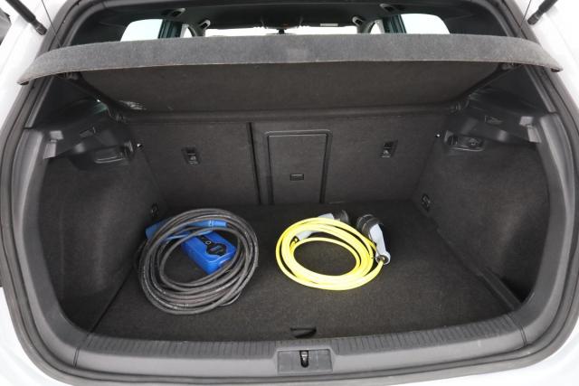 Volkswagen Golf image 6