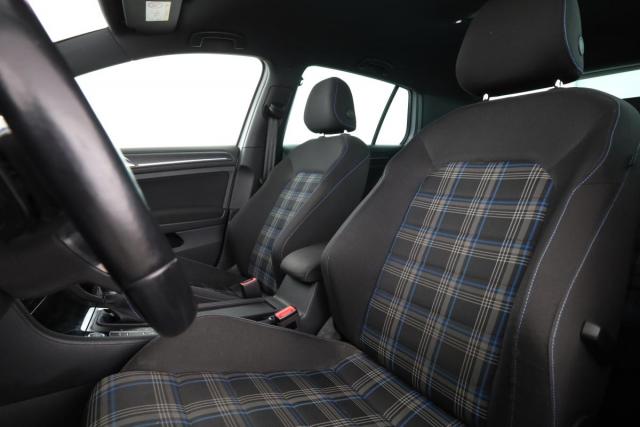 Volkswagen Golf image 2