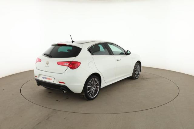 Alfa Romeo Giulietta image 8