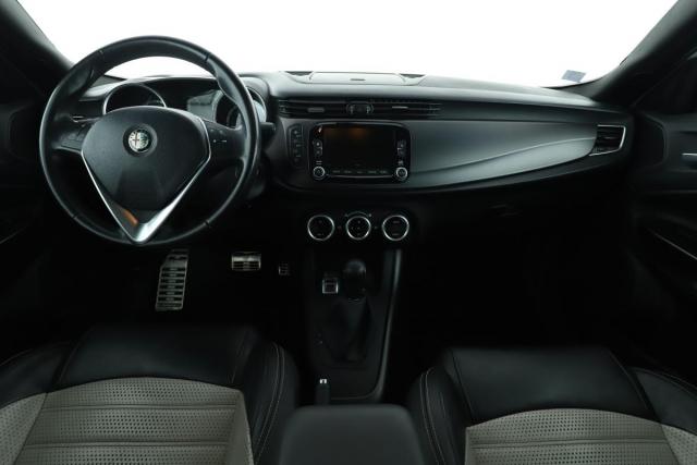 Alfa Romeo Giulietta image 5