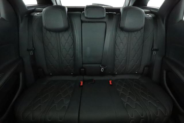 Peugeot 3008 image 2