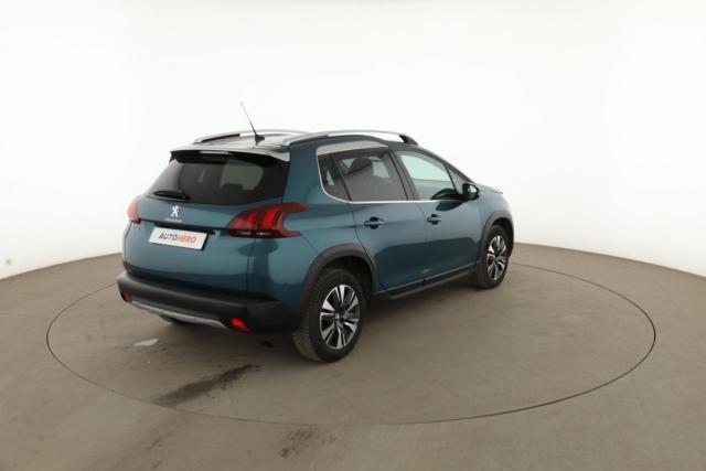 Peugeot 2008 image 2