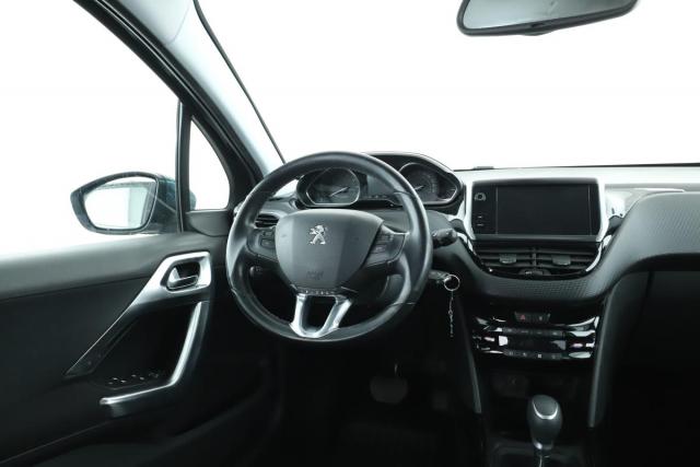 Peugeot 2008 image 6
