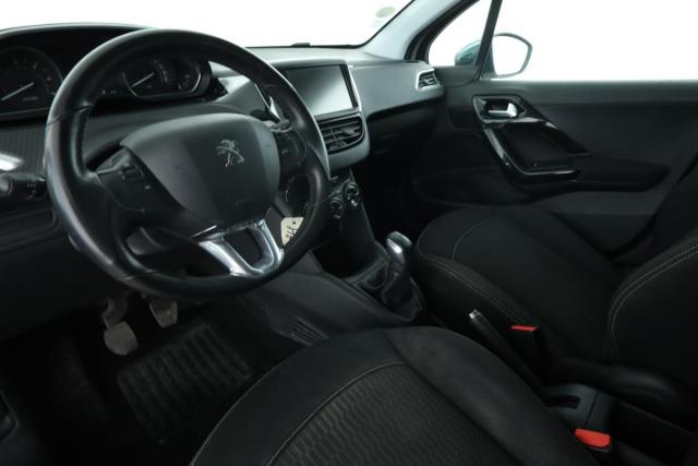 Peugeot 208 image 3