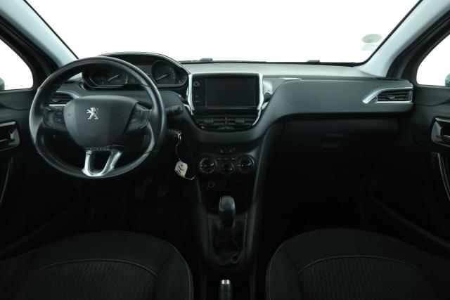 Peugeot 208 image 9