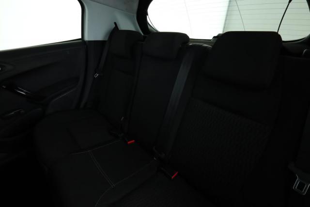Peugeot 208 image 8