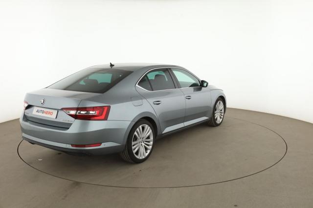 Skoda Superb image 9