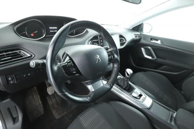 Peugeot 308 image 2