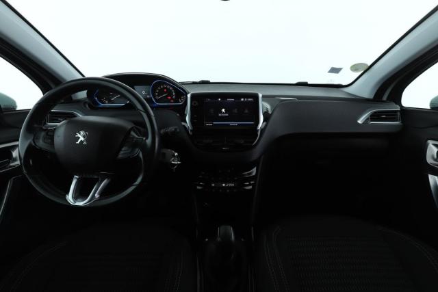 Peugeot 2008 image 2