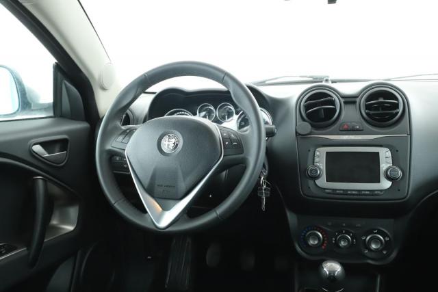 Alfa Romeo Mito image 5