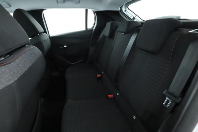 Peugeot 208 image 4