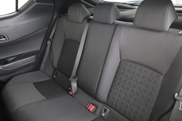Toyota C-Hr image 9