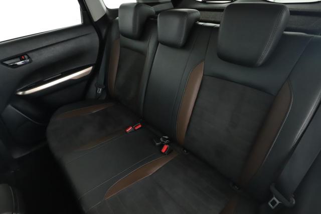 Suzuki Vitara image 1