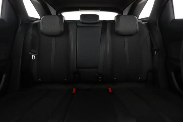 Peugeot 3008 image 8