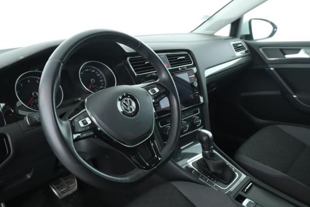 Volkswagen Golf image 5