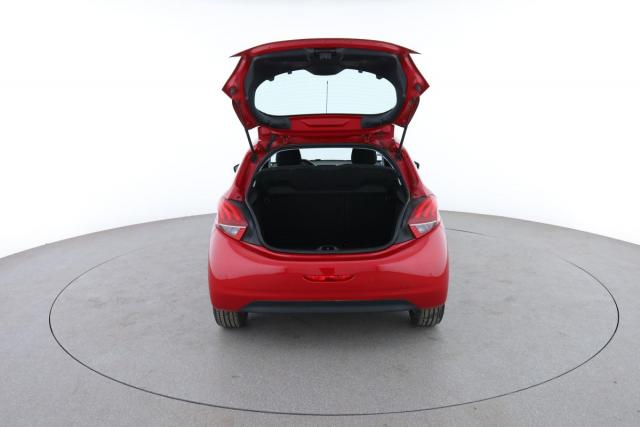 Peugeot 208 image 8