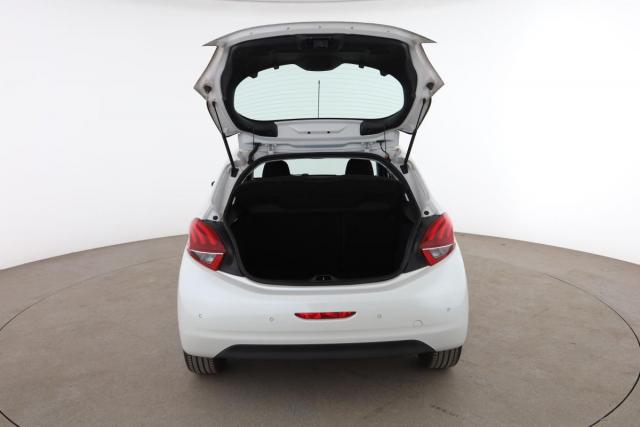 Peugeot 208 image 7