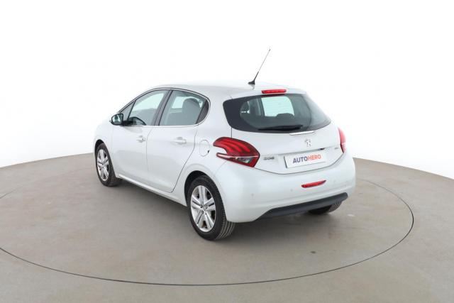 Peugeot 208 image 2