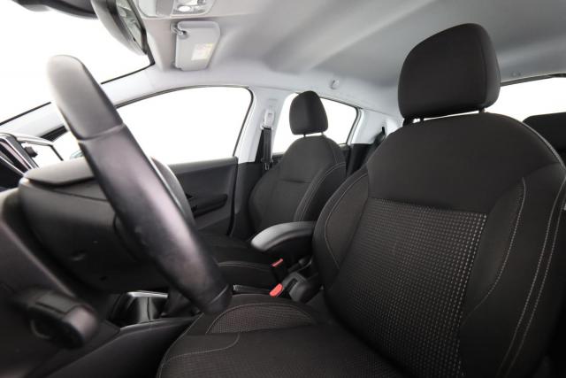 Peugeot 208 image 4