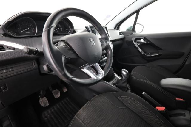 Peugeot 208 image 3