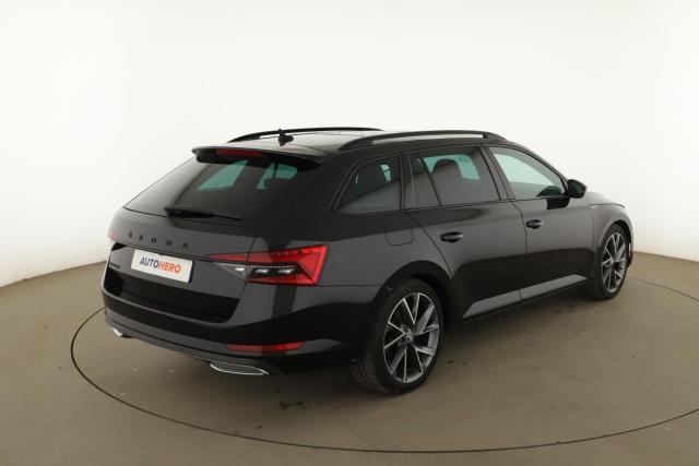 Skoda Superb Combi image 3