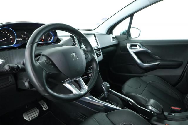 Peugeot 2008 image 2