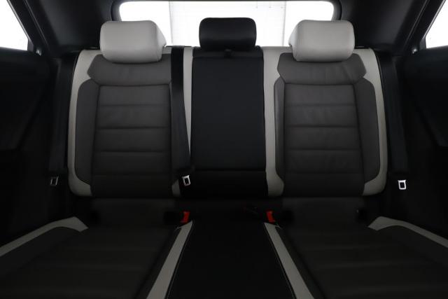 Volkswagen T-Roc image 9