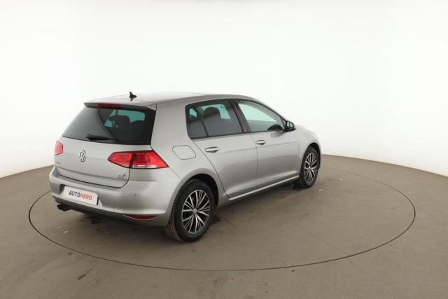 Volkswagen Golf image 6