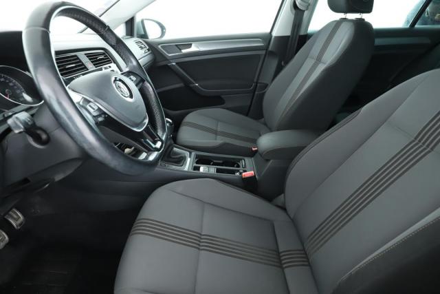 Volkswagen Golf image 1