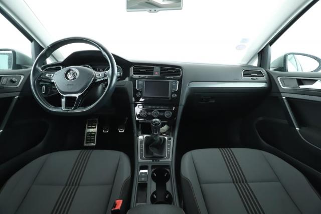 Volkswagen Golf image 8