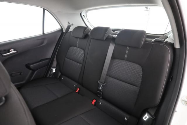 Kia Picanto image 8