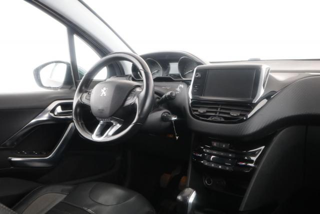 Peugeot 2008 image 8