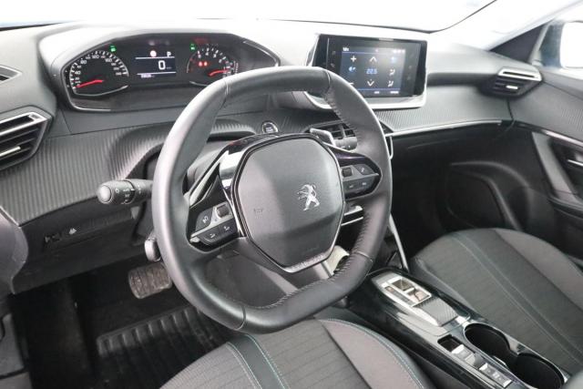 Peugeot 2008 image 9