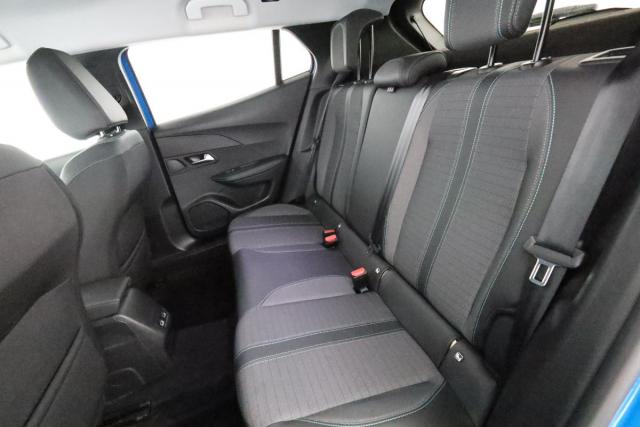 Peugeot 2008 image 8
